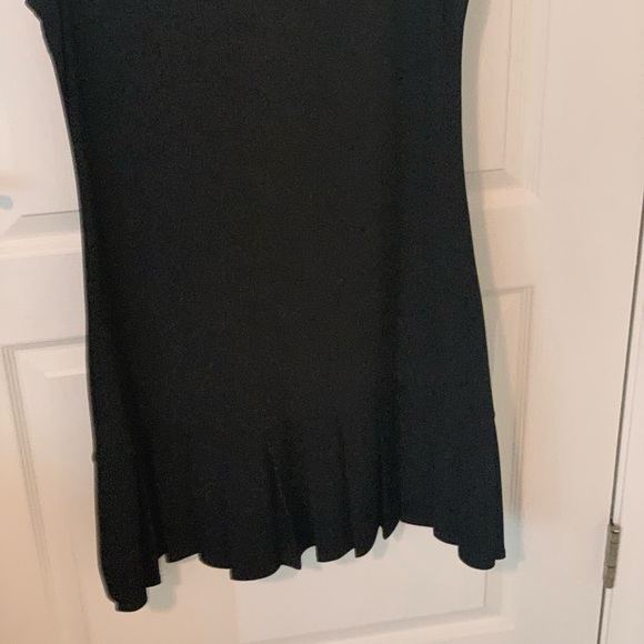 Black mini dress black and white store size S.Material polyester95%, spandex 5%. - Picture 3 of 7